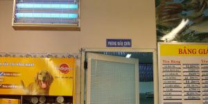 Các mẹ kêu cứu vì mua phải đèn diệt côn trùng “rởm”